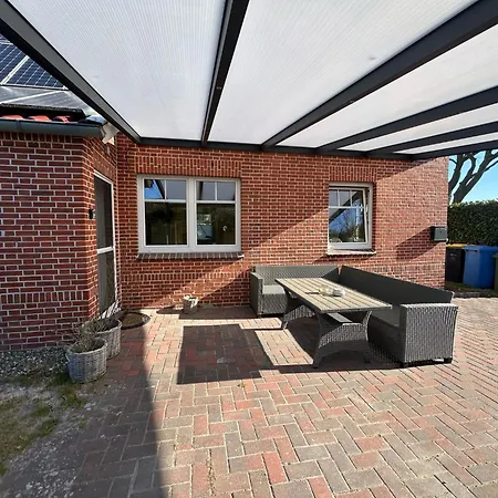Buntes Friesenhaus Holiday home *